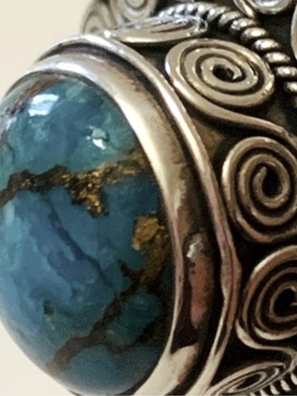 Turquoise Accent Decorative Stone Ring - Blue and Gold